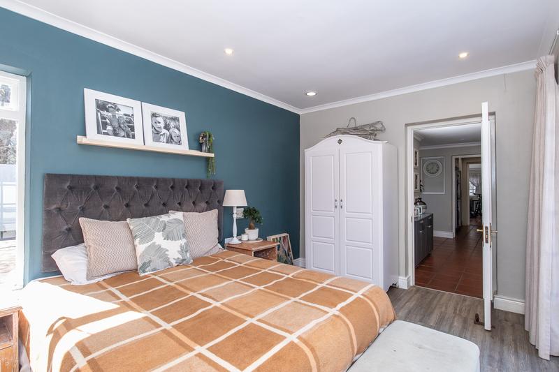 4 Bedroom Property for Sale in Constantia Western Cape